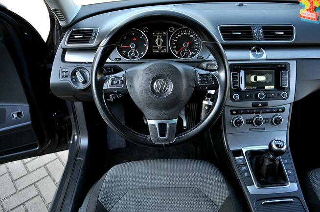 Volkswagen Passat 2.0Tdi 140KM Navi Klimatronik Grzane Fotele