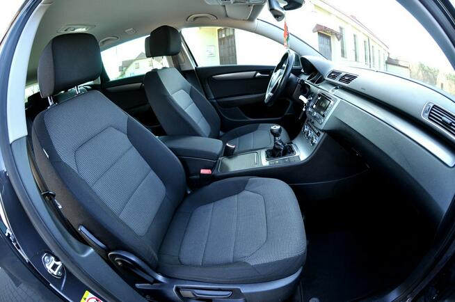 Volkswagen Passat 2.0Tdi 140KM Navi Klimatronik Grzane Fotele