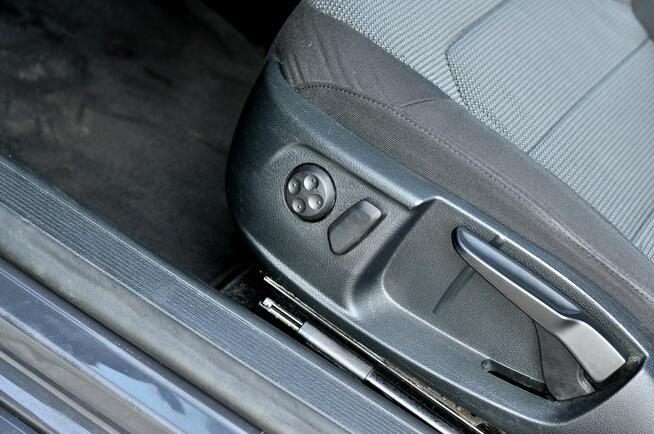 Volkswagen Passat 2.0Tdi 140KM Navi Klimatronik Grzane Fotele