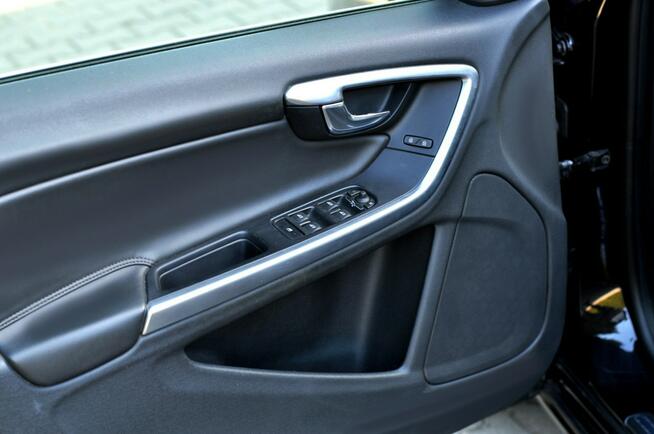 Volvo V60 2.0 D3 5-Cylindrów Lift Digital Led Navi Skóra Parktronik