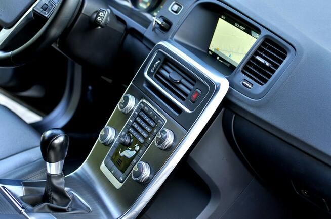Volvo V60 2.0 D3 5-Cylindrów Lift Digital Led Navi Skóra Parktronik
