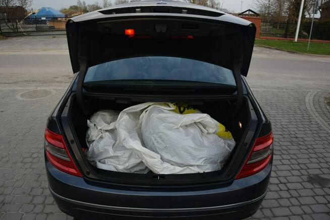 Mercedes C 180 1.8B 2010r/ 95 TYS KM/ Navi/ 2 KPL KÓŁ/ Sprowadzony