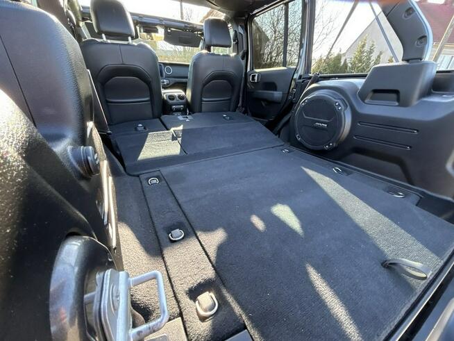 Jeep Wrangler Unlimited Sahara LIFT Full pakiet Komfort