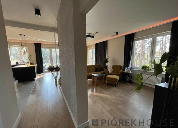 Dwupoziomowe mieszkanie w Markach