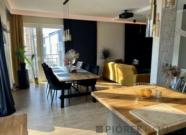 Dwupoziomowe mieszkanie w Markach