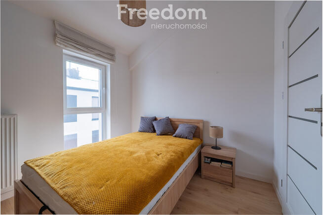 Loftowa przestrzeń z 2 miejscami postojowymi