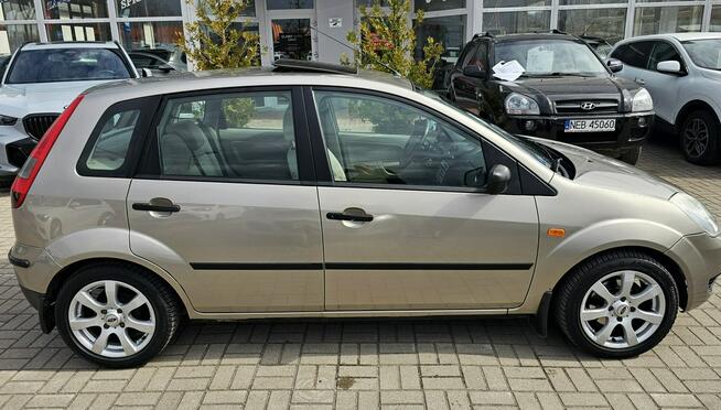 Ford Fiesta Automat, alufelgi, szyberdach, podgrzewana przednia szyba