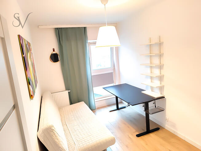 Pets | Miejsce Post | P+R Pachońskiego | ENG