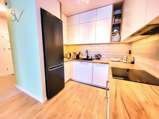 Pets | Miejsce Post | P+R Pachońskiego | ENG