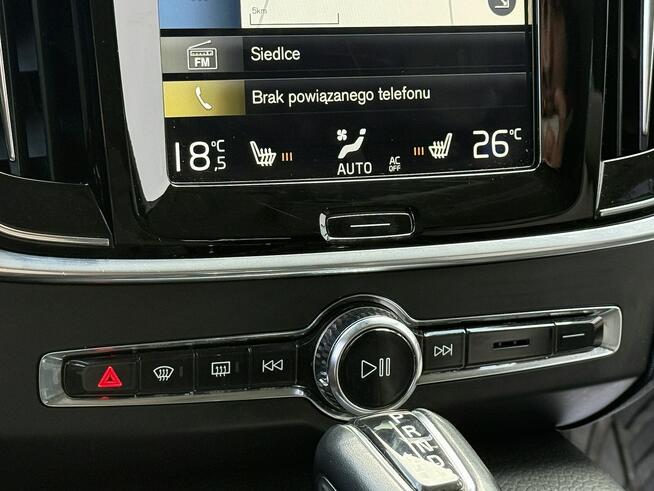Volvo V90 2,0D4 190KM Momentum/Navi/Skóra/Alufelgi/FullLed/Serwis/Alu/Model2017