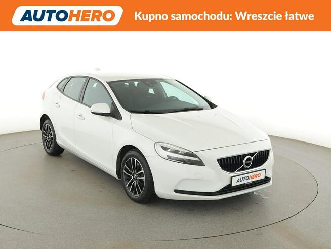 Volvo V40 automat niski przebieg navi PDC tempomat LED