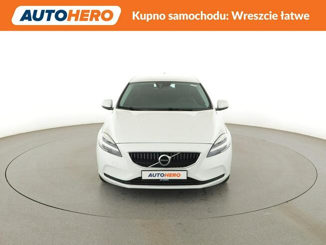 Volvo V40 automat niski przebieg navi PDC tempomat LED