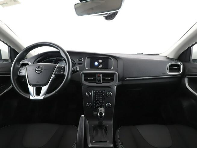 Volvo V40 automat niski przebieg navi PDC tempomat LED
