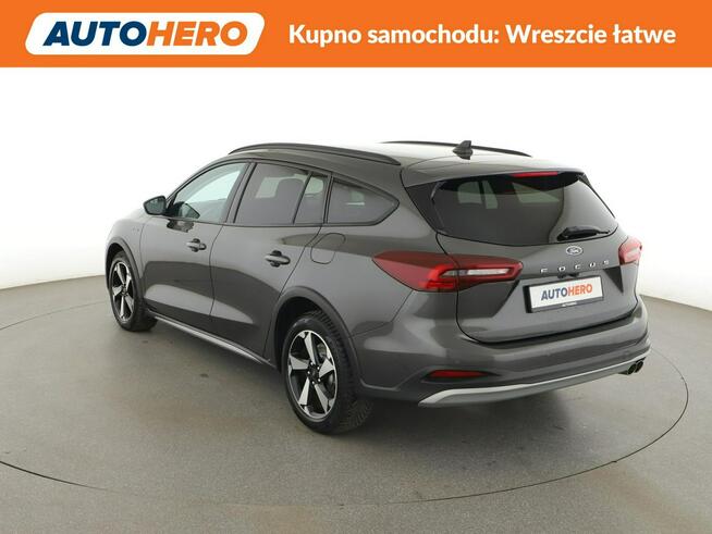 Ford Focus automat full LED navi klima auto grzane fotele kamera i czujniki parko