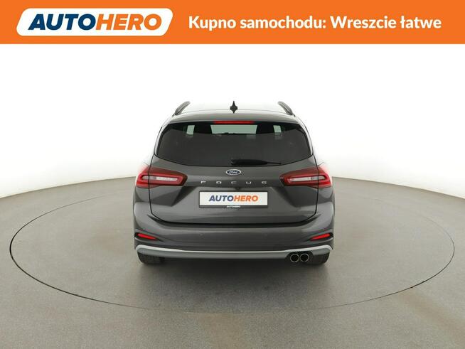 Ford Focus automat full LED navi klima auto grzane fotele kamera i czujniki parko