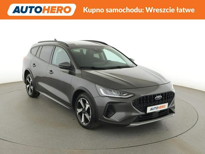 Ford Focus automat full LED navi klima auto grzane fotele kamera i czujniki parko