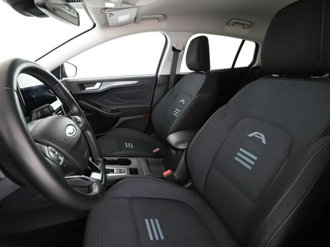 Ford Focus automat full LED navi klima auto grzane fotele kamera i czujniki parko
