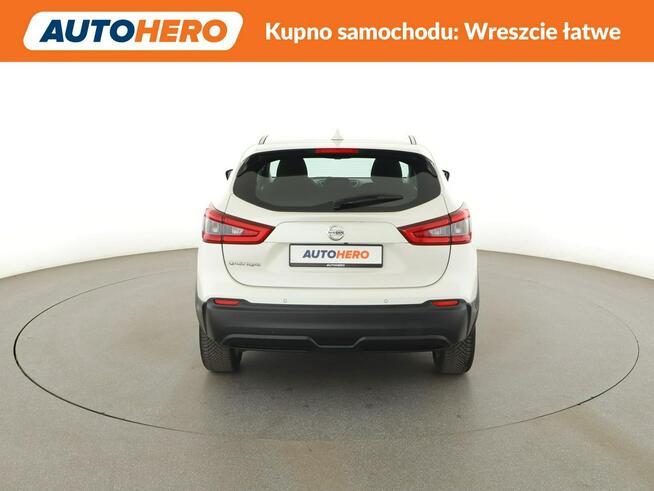 Nissan Qashqai navi klima auto grzane fotele kamera i czujnuiki parkowania