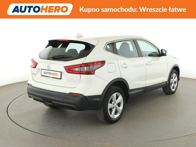 Nissan Qashqai navi klima auto grzane fotele kamera i czujnuiki parkowania