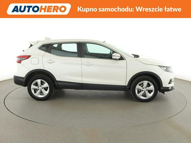 Nissan Qashqai navi klima auto grzane fotele kamera i czujnuiki parkowania