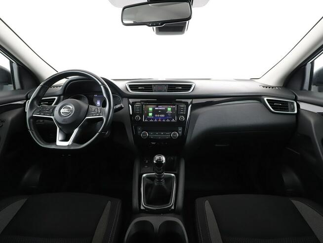 Nissan Qashqai navi klima auto grzane fotele kamera i czujnuiki parkowania