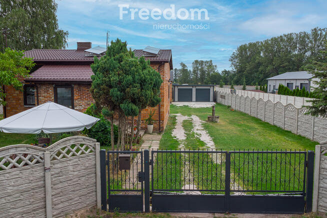 Posesja z domem i budynkami gospodarczymi Janki