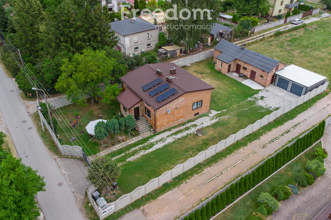 Posesja z domem i budynkami gospodarczymi Janki
