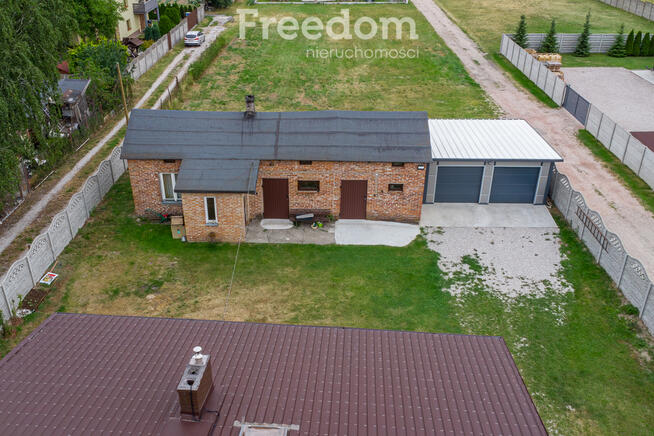 Posesja z domem i budynkami gospodarczymi Janki