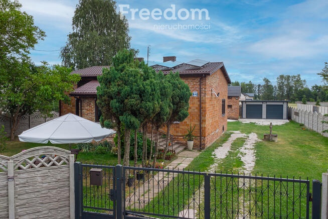 Posesja z domem i budynkami gospodarczymi Janki