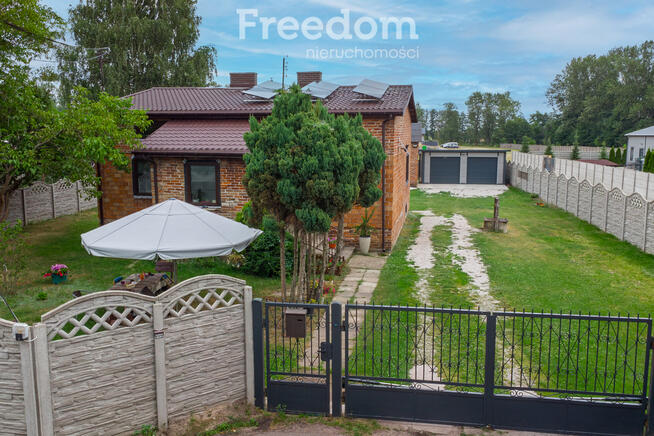 Posesja z domem i budynkami gospodarczymi Janki