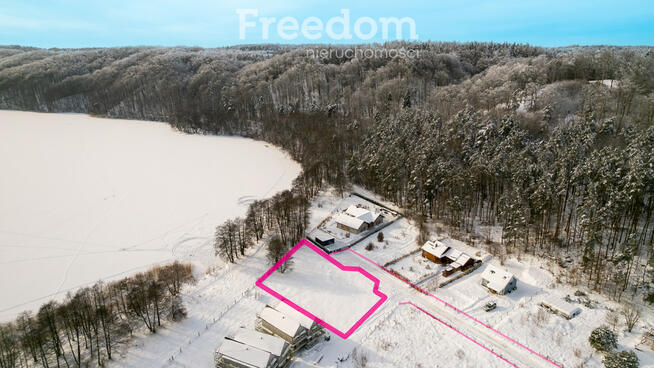 Działka budowlana przy linii brzegowej jeziora !