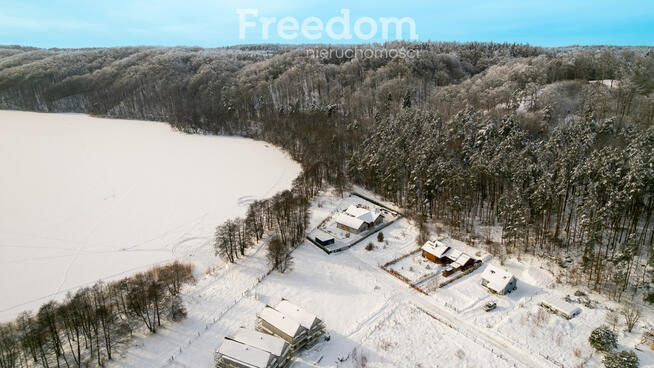 Działka budowlana przy linii brzegowej jeziora !