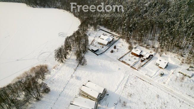 Działka budowlana przy linii brzegowej jeziora !