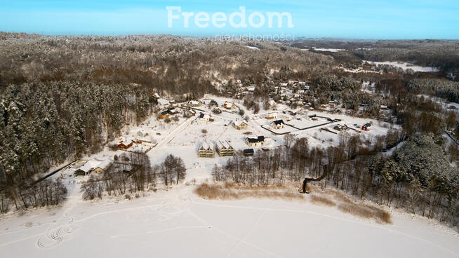 Działka budowlana przy linii brzegowej jeziora !