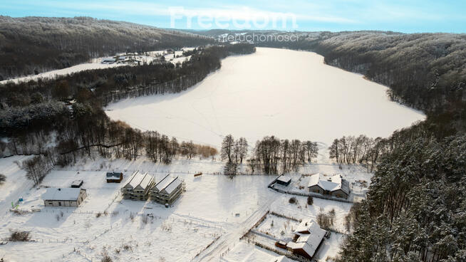 Działka budowlana przy linii brzegowej jeziora !