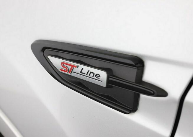 Ford Kuga Jak nowy rok gwarancji nowe opony serwis ASO