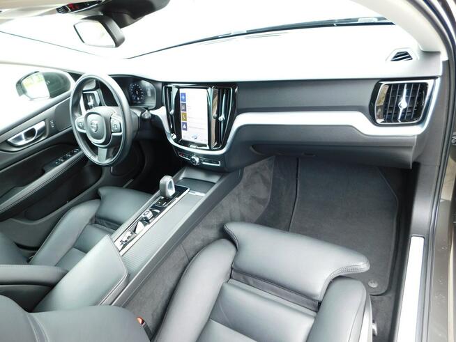Volvo V60 z Gwarancją Bezwypadkowy Model 2022r