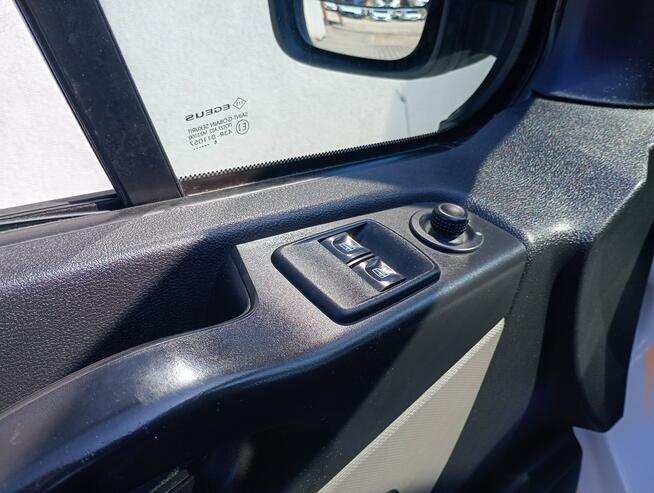 Renault Trafic wersja długa *klima*