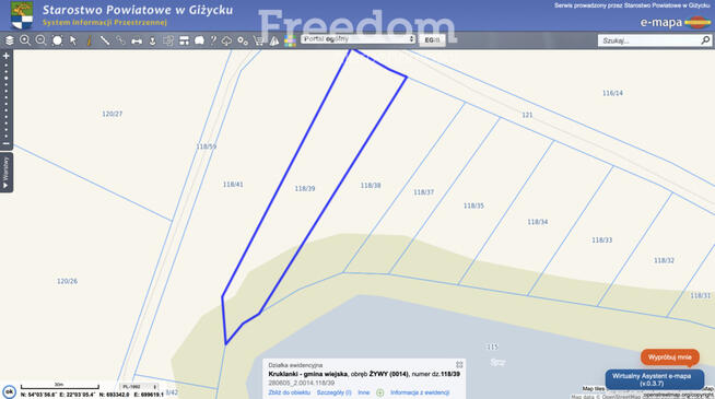 Działka z linią brzegową jeziora