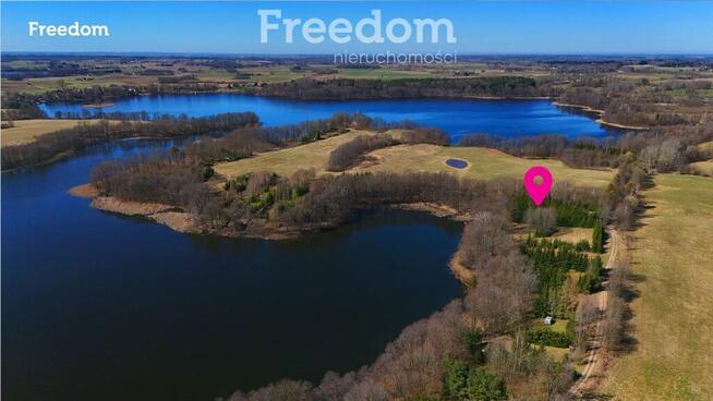 Działka z linią brzegową jeziora