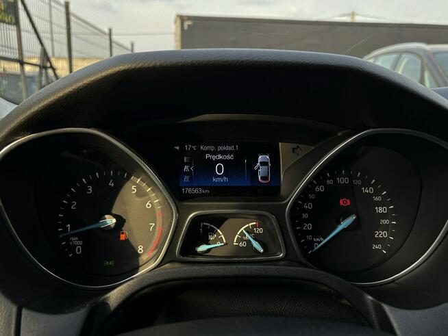 Focus 1.5 Titanium 150km szyber NAVI grzane fotele ASYSTENT pdc 2015