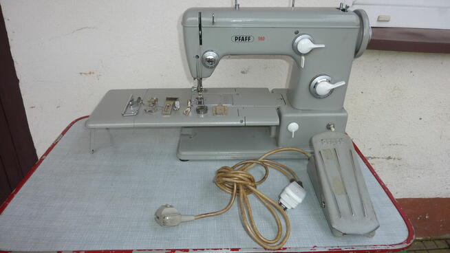 Niemiecka, profesjonalna maszyna do szycia PFAFF 360 mało uży