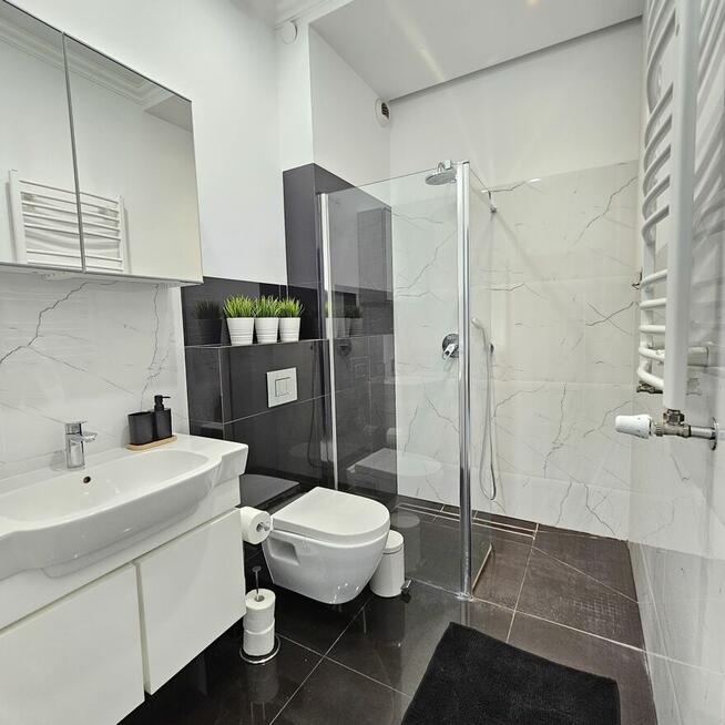 Wysoki standard, 2 pokoje, garaż, metro, Siedmiogrodzka 7, A