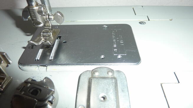 Niemiecka, profesjonalna maszyna do szycia PFAFF 360 mało uży