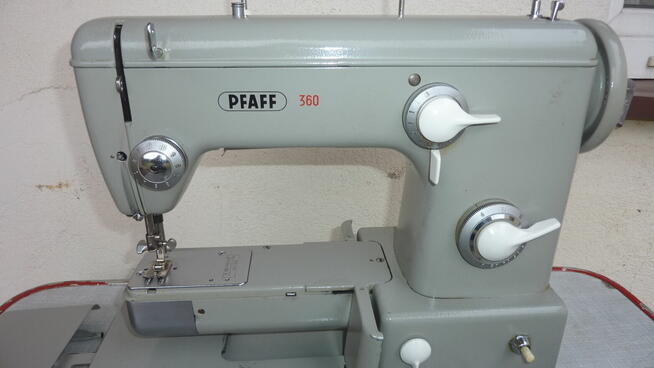 Niemiecka, profesjonalna maszyna do szycia PFAFF 360 mało uży
