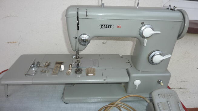 Niemiecka, profesjonalna maszyna do szycia PFAFF 360 mało uży