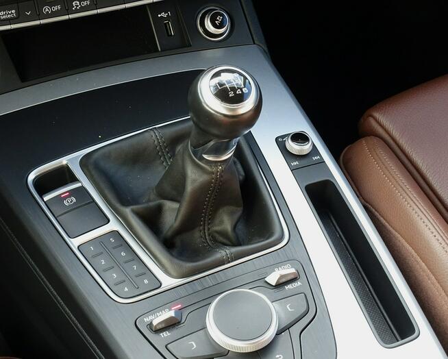 Audi Q5 2.0 Tdi # Manual #Skóra # Navi #