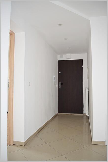 PIERWSZE PIĘTRO W BUDYNKU WIELORODZINNYM.