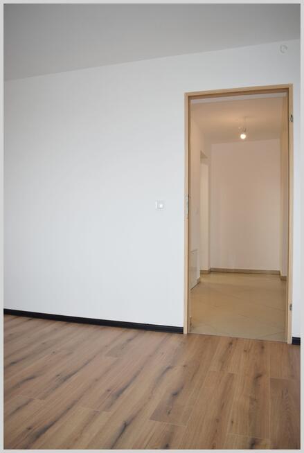 PIERWSZE PIĘTRO W BUDYNKU WIELORODZINNYM.