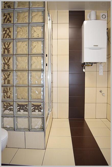 PIERWSZE PIĘTRO W BUDYNKU WIELORODZINNYM.